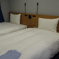 ツインルーム。広くはないが一通りの設備あり