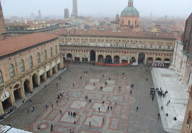 マッジョーレ広場