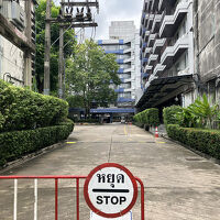 スクンビット通り側の入口、ここが大規模施設だとは気づきません