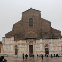 サン ペトローニオ聖堂