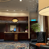 ロビー夜中は人がいない。