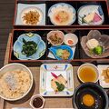 駅近くで朝食が良き