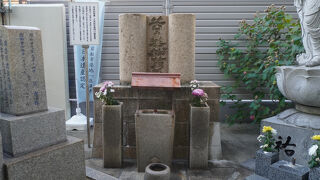 工楽松右衛門顕彰碑(八王寺内)