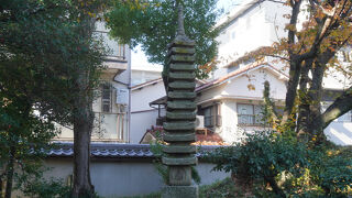 石造十三重塔 (来迎寺)