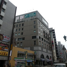 サウナ、大浴場付きのカプセルホテル