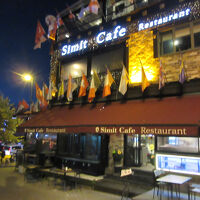 隣のレストラン