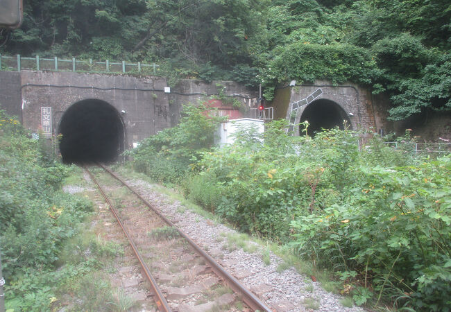 山々に囲まれて何もなかった