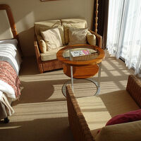 ソファとイスがあります