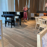 ラウンジでの生演奏