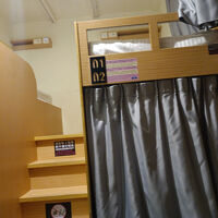 6階の女性用ドミトリー6人部屋。