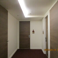 エレベータに向かう途中の部屋