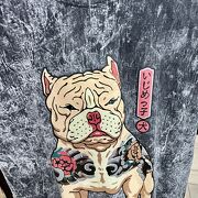 古着屋の殿堂、バンスージャンクションビル（チャトチャック市場の対面の赤いファサードビル／バンコク）