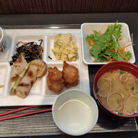 普通の朝食、可も無く不可も無い