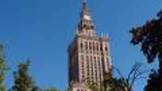 展望台行きのエレベーターは混雑していました