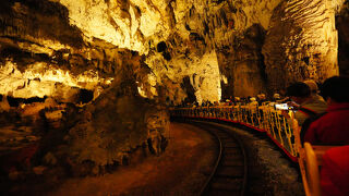 トロッコ列車 (ポストイナ鍾乳洞)