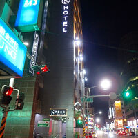 外観その２。１１階建てのホテルだった