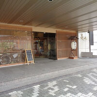 市電停留所から近いです