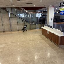 ANAラウンジエスカレーター