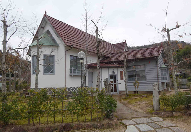 夢二生家記念館、駐車場あり。