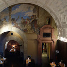 市庁舎の地下にある、素敵な内装