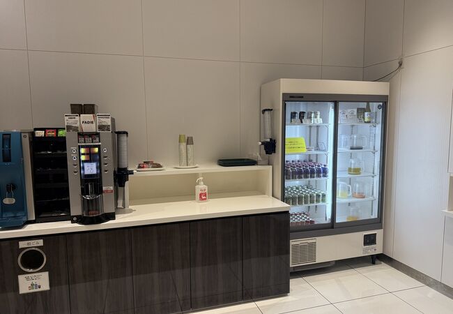 ラウンジひまわり