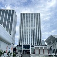 アンパンマンミュージアムの先にヒルトン横浜