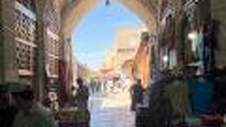 タキ (タキ ザルガラン、タキ サラファン、タキ テルパクフルシャン)