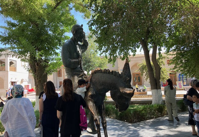 フッジャ ナスレッディン像