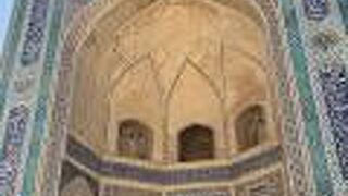 カラーン モスク