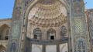 アブドゥールアジス ハン メドレセ