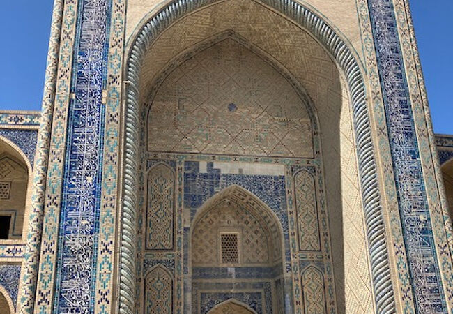 ウルグベク メドレセ (ブハラ)