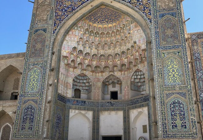 アブドゥールアジス ハン メドレセ