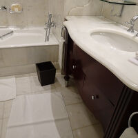 シャワールームも別にあります