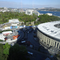 客室の窓から、ボスポラス海峡も