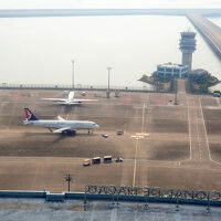 部屋から空港が見えます