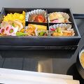 国際線ビジネスクラスより豪華な食事
