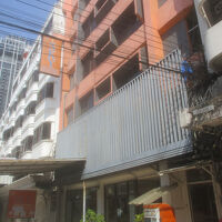 デ スカイ スクンビット エカマイ