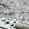 雪の中、風情のあるホテルでした。