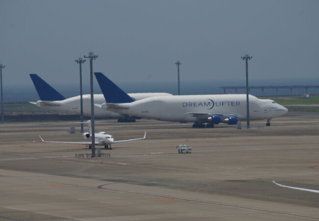 滑走路が近いしB747ドリームリフターが見られる！