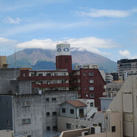 お部屋から遠くに桜島が見えました