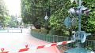 踏切を見つけました