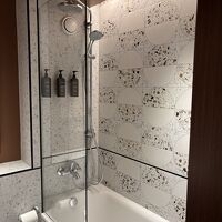 ガラスはスライドしない。