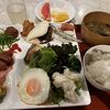 朝食にて