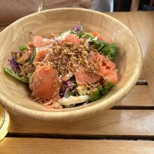 スモークサーモンサラダ