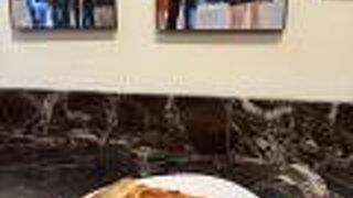 人気店のお手軽ピザ