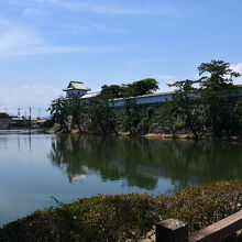 海水を引いた外堀