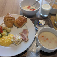 ビュッフェの朝食