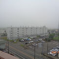生憎の雨+靄+霧で眺望は最悪でした。