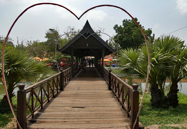 シェムリアップ アートセンター ナイトマーケット