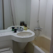 バスタブも大きめ